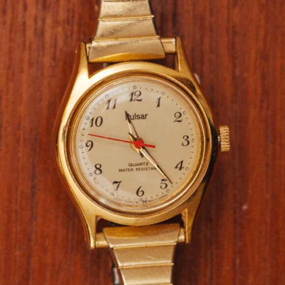 80's Pulsar Skinny Gold Watch - Picture 2 of 2